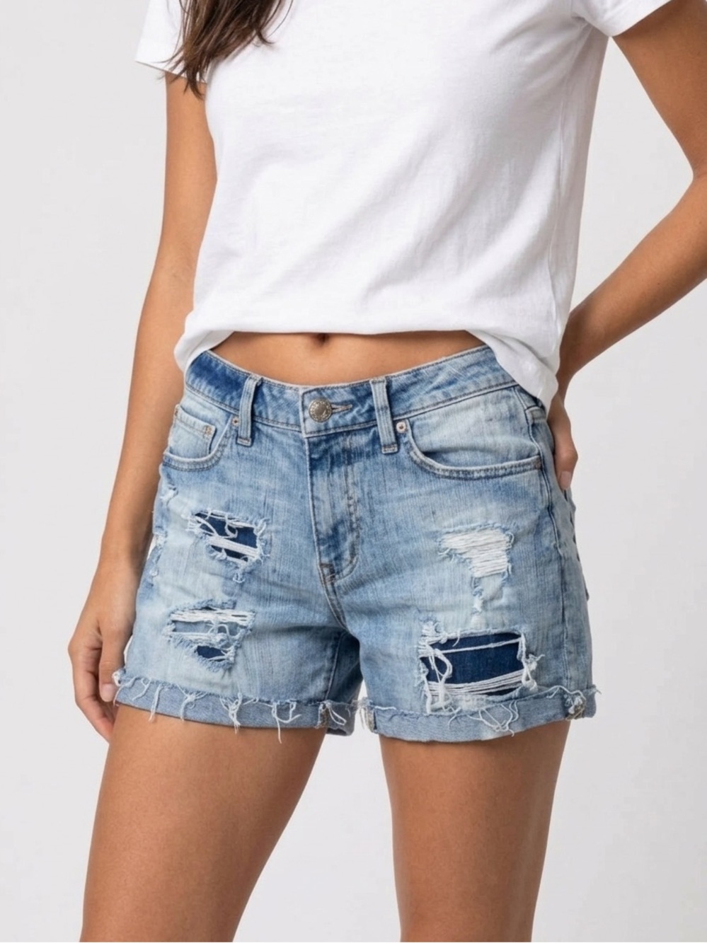 MAURICES EUC DISTRESSED DENIM WOMEN SHORTS SZ 8